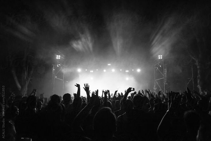 crowd bw 1.jpg
