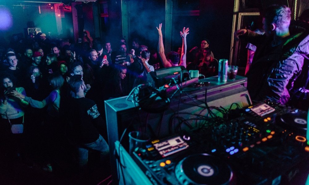 dj paying 3.jpeg